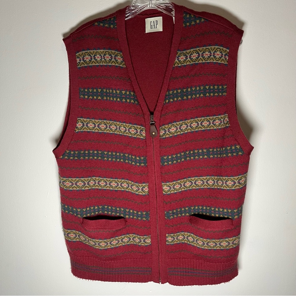 Vintage gap sweater vest, size large, 100% Marino wool, zip up dark red